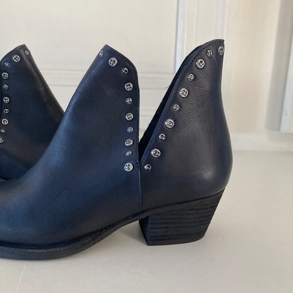 NWOT Free People Studded Charm Double V Black Leather Ankle Boots Sz 36.5 - Picture 3 of 8